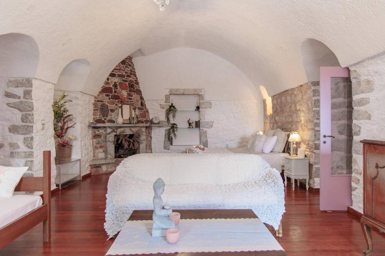 Iliana'S House - Spacious Cave House In The Center Of Areopolis Exterior photo